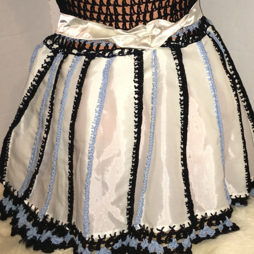 Vintage heirloom handmade retro Mod 50s Crocheted Silky needlepoint Party Dress - Picture 10 of 11